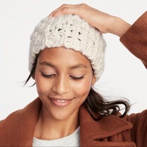 OFF-WHITE CHUNKY KNOT BEANIE - NWT